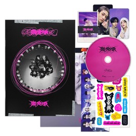 Stray Kids - Rock Star (Strandard - Roll Ver.) Photobook + CD-R + Photocard + Panorama Mini Poster + Unit Photocard + Sticker + 2 Pin Badges + 5 Extra Photocards