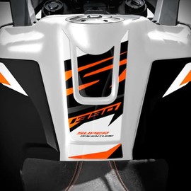 Az Graphishop Tank Pad 3D Resin Compatible with KTM 1390 Super Adventure S 2025-2026 Protection Against Bumps and Scratches Motorcycle Accessories Made in Italy GP-1390SAS-26 (White & Black)