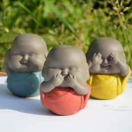 Pack of 3 Wise Monks Clay Figurines See Hear Speak No Evil Buddha Statues Home Décor Wealth Lucky Ornaments Collectible (Brown)