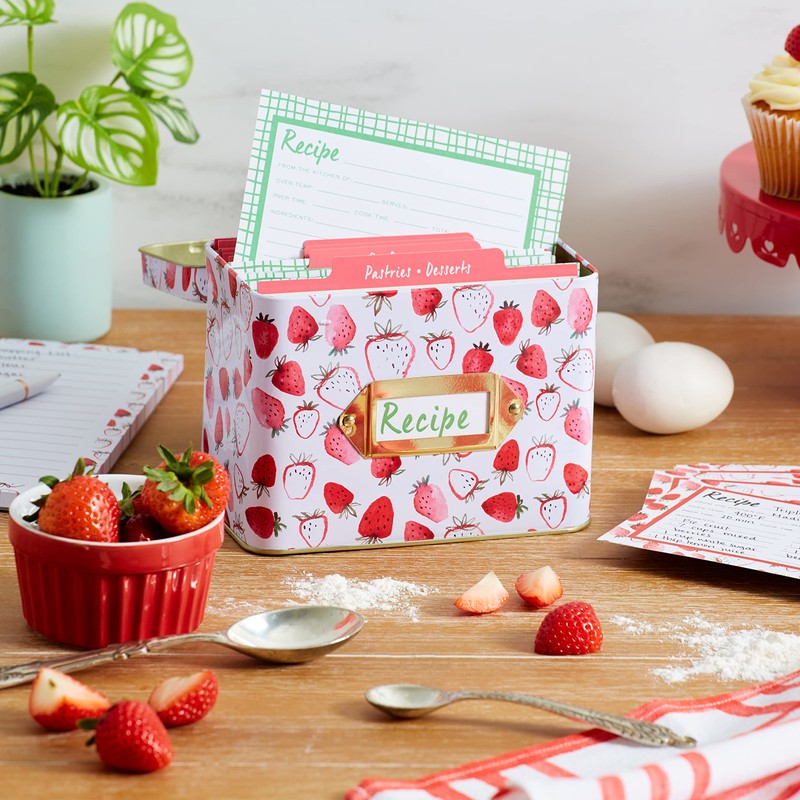 C.R. Gibson Strawberry Fields Box Set with Dividers Recipe Cards