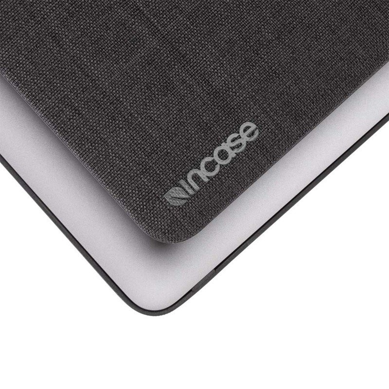 Incase - Carcasa rígida Texturizada en Woolenex Compatible con MacBook