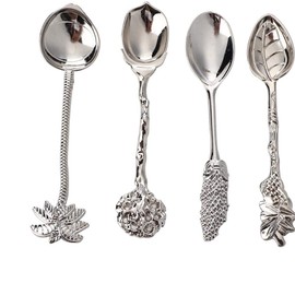 cucharas para cafe,Juego de cucharas de café vintage 4 piezas Cucharadita de helado de metal tallado Cuchara de postre Cucharas de té espresso Cucharas para revolver y sumergir Mini cubiertos(Plata)