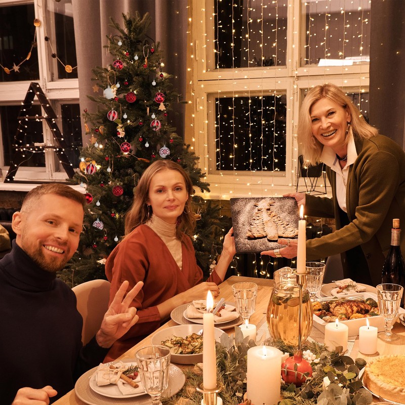 44 Pcs Christmas Tree Baubles White and Red Christmas Tree