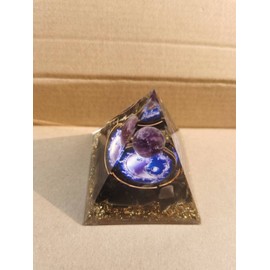 ycyingcheng 6 cm Pyramid Ogan Crystal Energy Tower Natural Reiki Chakra Crushed Stone, Crystal Pyramid Stone of Courage Healing Throat Chakra Stress Relief for Meditation Protection (Obsidian)