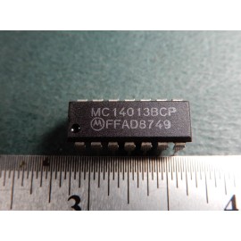 Motorola MC14013BCP Dual Type D Flip-Flop IC's Qty 50 NOS