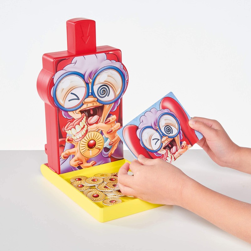 TOMY Games T73114 Greedy Granny – in a Spin