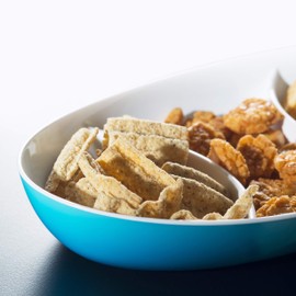 Omada Design Plate of 11,02 x 6,69 inch in 3 compartments with White Interior and Colored Exterior, Trendy line, White