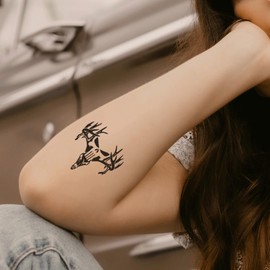 Fake Tattoo Totenkopf – Temporalis® | Temporäre Tattoos für Erwachsene – EU-zertifizierte Kosmetik, vegan & wasserfest – Hält 1 bis 2 Wochen [ Hirschschädel ]