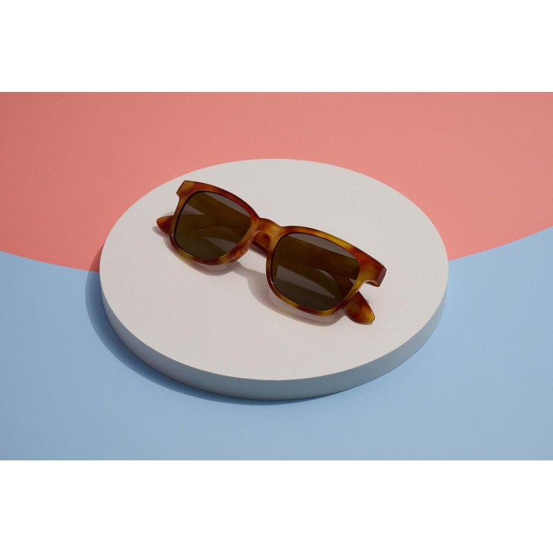 Peepers by PeeperSpecs 18th Hole Polarized Sunglasses Square, Amber Tortoise,