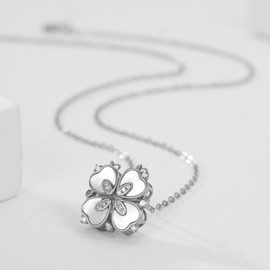 Bcenoilua Four Leaf Clover Necklace for Women Heart Shaped Pendant Necklaces 2 in 1 Magnetic Folding Necklace for Day Valentines Gift Mum Girlfriend