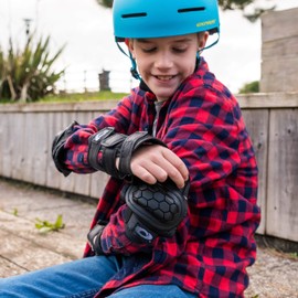 Osprey Kids' Skate Bmx Pads - Knee, Elbow and Wrist Protective Set - 6 Piece Scooter Streetsport Pad Set - Black - Medium