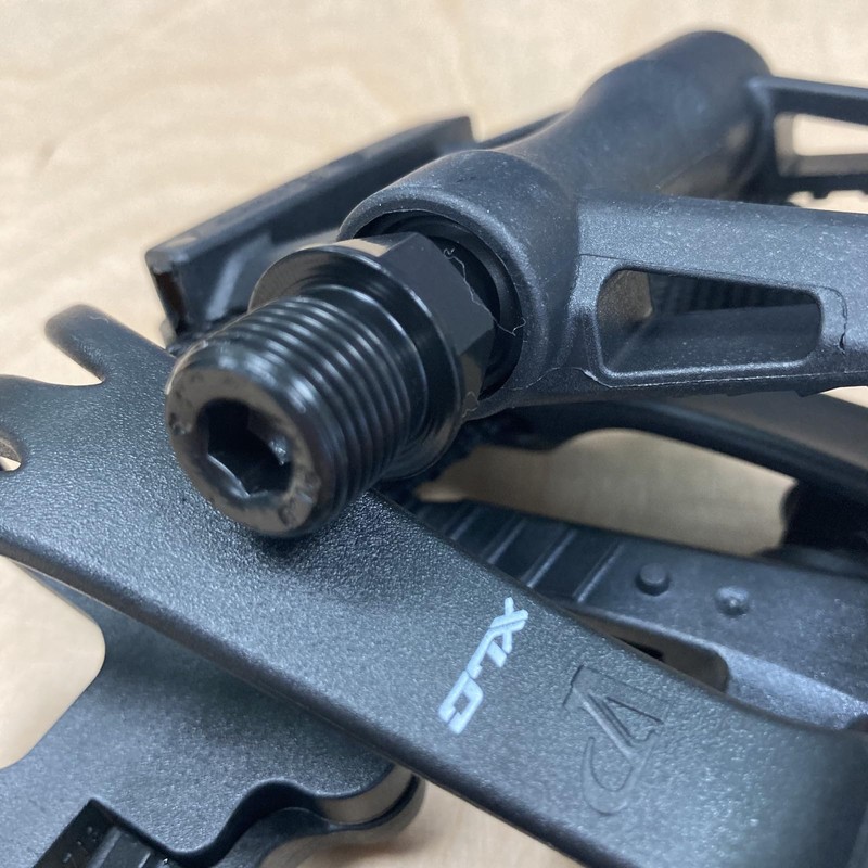 XLC PD-R01 Road 9/16" Platform Bike Pedals with Toe Strap