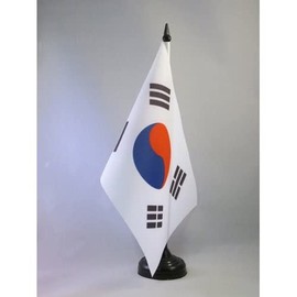 South Korea Table Flag 5'' x 8'' - South Korean Desk Flag 21 x 14 cm - Black plastic stick and base - AZ FLAG