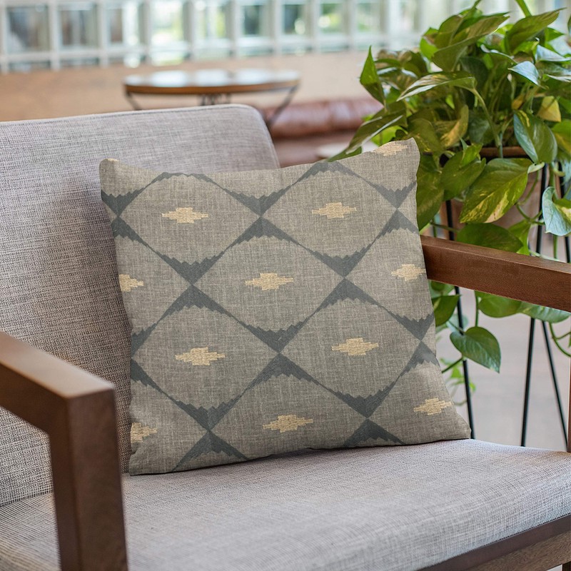 Plutus Brands Blue Plutus Cubes Diamond Luxury Throw Pillow 16