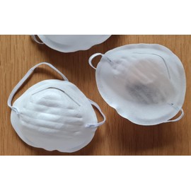 20 Approved Dust (Nuisance) Masks, disposable moulded face mask/respirator for use while Cleaning, carrying out DIY and more. Pack of 20 individual masks.