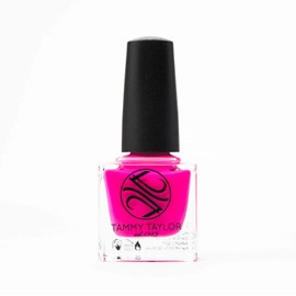 Tammy Taylor Style Influencer | Blogger Babe No-Cure Nail Lacquer