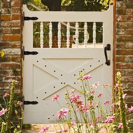 Van Dyke's Restorers Spear Gate Dummy Hinge Strap, Oil Blackened, 6"