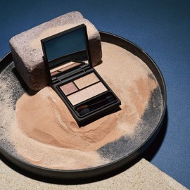 OSAJI Nuance Eye Shadow Palette, Sakyuu (Dune) Protects Delicate Eyes / Blends Into Your Skin Transparency, Glossy, Adds A Nuance to Your Daily Life, 0.2 oz (6 g)