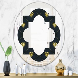 DesignArt Decorative Mirror for Bedroom, Living Room, Office Wall Decoration and Bathroom Decoration - Golden Heart Design Design - Modern Oval Wall Mirror - Quatrefoil 24x32