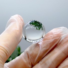 [TANAKA・YA] Completely Natural Crystal Ball, Approx. 1.0 - 1.1 inches (26 - 28 mm), Weight: Approx. 1.0 - 1.2 oz (26 - 30 g), Highly Transparent, Carefully Selected, High Quality, Wooden Base, Natural