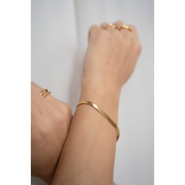 EMILIAZ Sloane Bracelet – Perfect 18K Gold Plated Herringbone Snake Chain Bracelet, 4mm, 15cm + 3cm Extender – Tarnish-Free & Hypoallergenic, Perfect for Layering and Everyday Elegance, with Gift Box