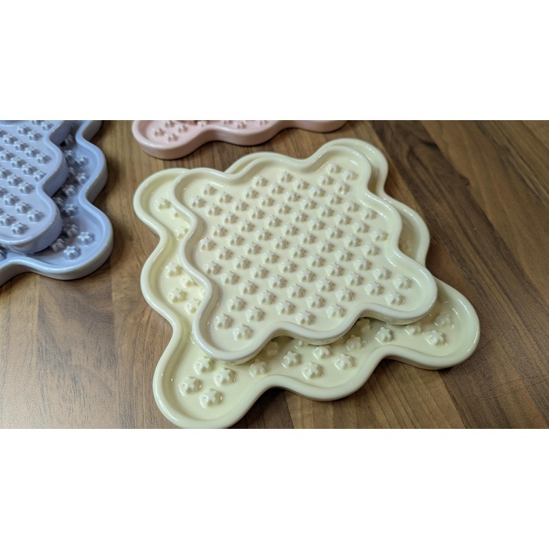 Fussy Cat Ceramic 'Lick Mat' Cat Slow Puzzle Feeder Bowl.