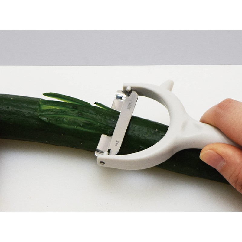 Takagi Vegetarian Cut Stainless Steel Julienne Peeler with Potato Bud
