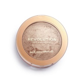 Makeup Revolution Bronzer Reloaded, fórmula construible, resaltante y bronceador en polvo, para tonos de piel medianos, libre de crueldad, romance navideño, 0.53 onzas