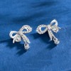arete de plata de ley 925 con forma de loto