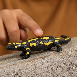 Schleich Wild Life New 2024 Wild Animal Toy Fire Salamander Lizard Figurine