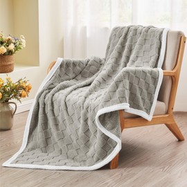 BEDELITE Super Soft Throw Blanket for Couch and Bed, Lightweight Cozy Fluffy Decorative 3D Checkered Blanket, Warm and Fuzzy Fleece Blanket for Camping, Travel(Grey, 60"x80")