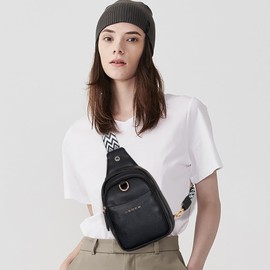 OSOCE Small Sling Bag, Lightweight Fanny Packs Trendy Cross Body Bag for Women Travel Sling Backpack Chest Bag for Hiking,Black