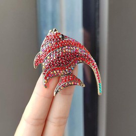 Fish Rhinestone Brooch for Women Girl Men. Tropical Fish,Whale Fish Crystal Cluster Fashion Cartoon Animal Lapel Pins Dress Accessories Unisex Delicacy Party Jewelry Gift