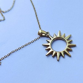 Ladies Sun gold necklace lucky pendant minimalist fashion exquisite suitable for ladies dinner party, party, birthday gifts, party wear