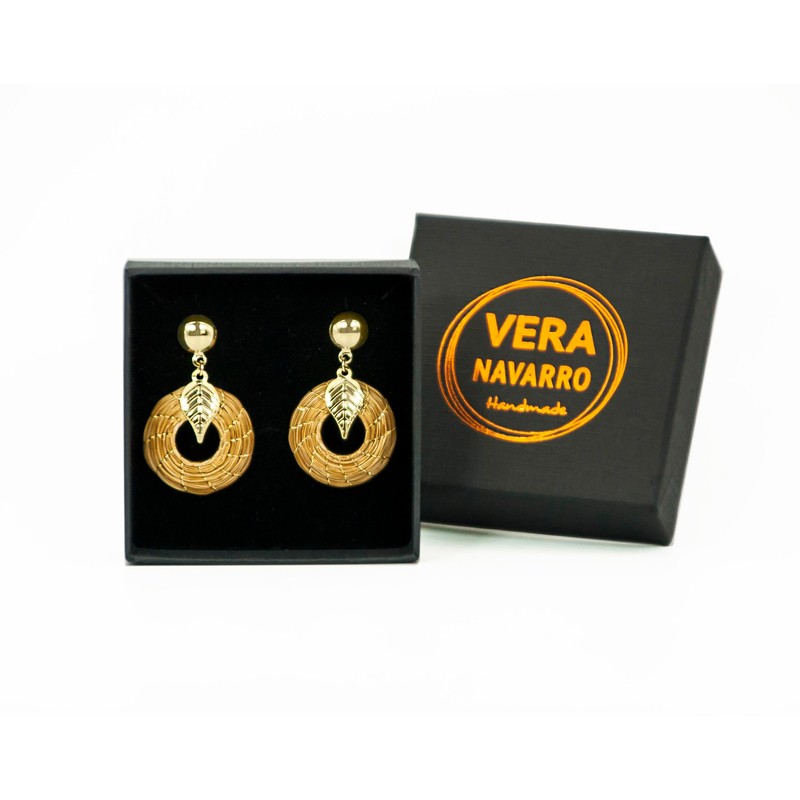 Open Mandala Earrings 2 cm Gold with Leaves