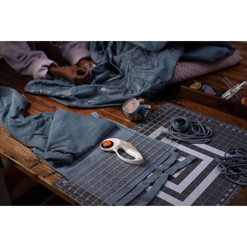 Fiskars Titanium Rotary Cutter DuoLoop (45mm, 60mm), Orange, White, Black,