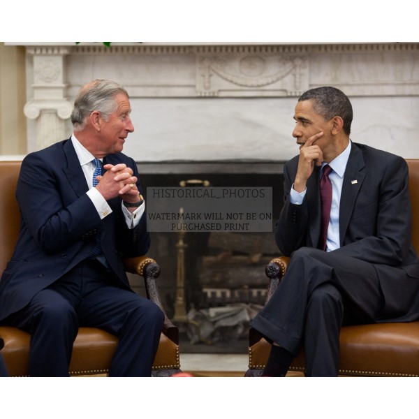 PRESIDENT BARRACK OBAMA MEETING WITH PRINCE CHARLES 2011 8X10 PHOTO