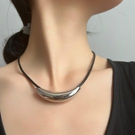 Stocking Stuffers Gifts for Women Chunky Choker Necklace for Women Girls Trendy Gold/Silver Bent Tube Pendant Necklace for Men Boys Chunky Teardrop Collar Necklace Jewelry Gift