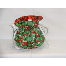 Pretty Strawberry Patch 6 Cup Reversible Tea Pot Cozy