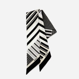 Hazzys (광주신세계)25SSSILK100% 블랙 스트라이프 쁘띠 실크 스카프 HISC5E815BK (Gwangju Shinsegae) 25SS 100% SILK Black Stripe Petit Silk Scarf HISC5E815BK