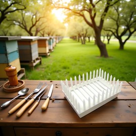 Pxiryanlow White Queen Marker Cage Clip Bee Plastic Catcher Beekeeper Beekeeping Tools Equipment Plastic Beekeeping Supplies Farm and Ranch Beekeeping for Beginners