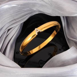 JJDreams Alphabet Titanium Bracelet Bangle Friendship Bracelet Bracelet with Diamonds for Men Ladies，Gold Letter A