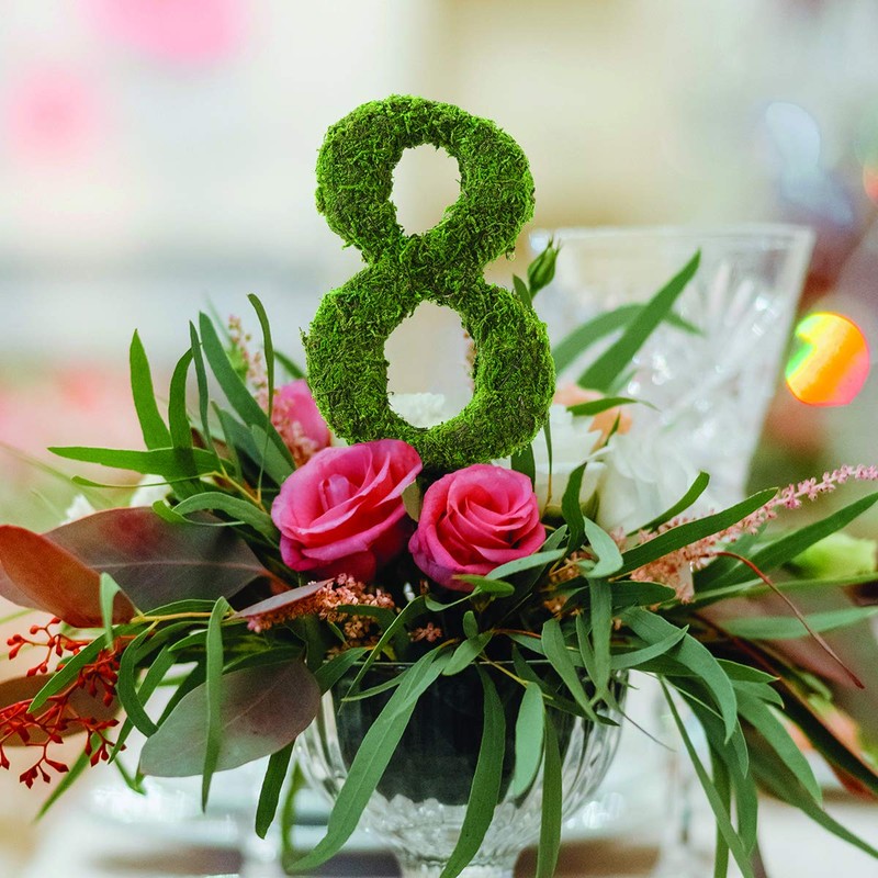 Lillian Rose Green Décor Moss Monogram Number 8 Wedding Table