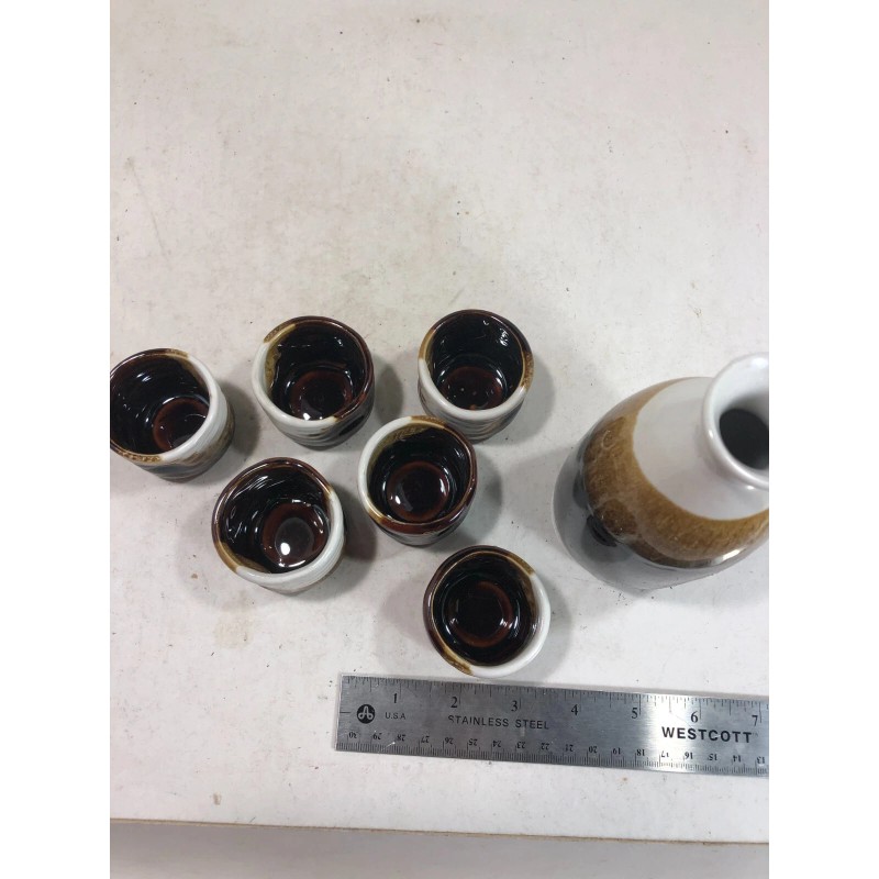 JAPANESE ceramic sake set, 1 bottle with 6 cups, brown