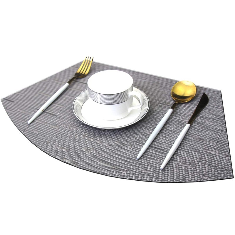 GoTCele Wedge Placemats for Round Dining Table Woven Vinyl Easy