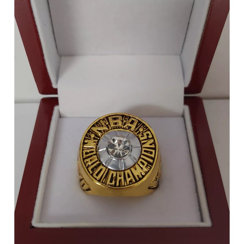 Willis Reed - 1970 New York Knicks Championship Ring With