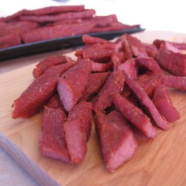 Hi Mountain Jerky Seasoning and Cure Kit | HICKORY BLEND | Beef Jerky Seasoning | Perfect for Beef, Venison, Elk, & Deer | Seasons up to 15 lbs. of Meat (1 Box)