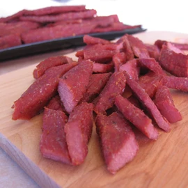 Hi Mountain Jerky Seasoning and Cure Kit | HICKORY BLEND | Beef Jerky Seasoning | Perfect for Beef, Venison, Elk, & Deer | Seasons up to 15 lbs. of Meat (1 Box)