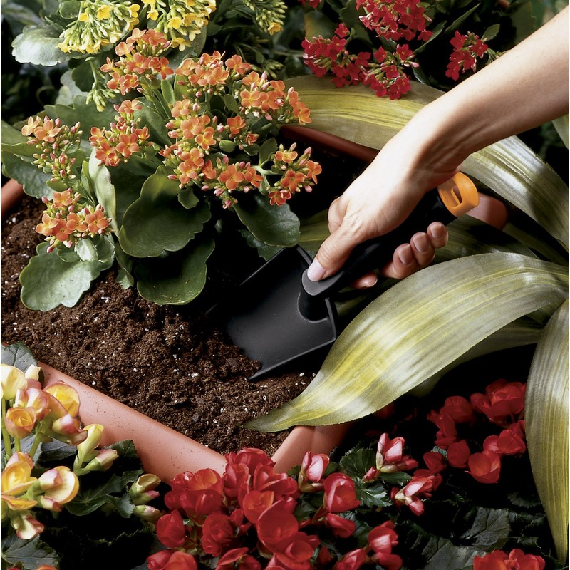 Fiskars Hand Trowel - Fiber Composite Gardening Hand Tool with