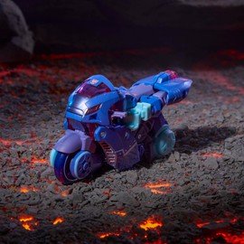 Transformers Transformers Legacy United Deluxe Class Cyberverse Universe Chromia, 5.5-inch Converting Action Figure, 8+ Years